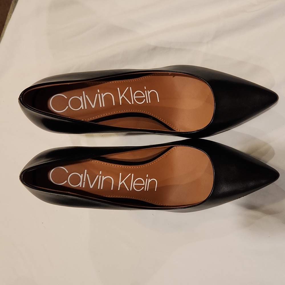 Calvin Klein Gayle Leather Pumps